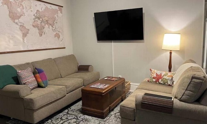 Springfield Haus | Whitt’s End -- a spacious private lodging in a historic Springfield neighborhood
