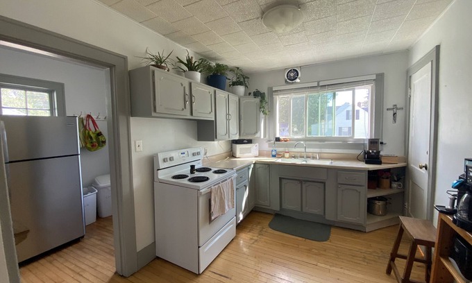 Harters Heights Haus | Walk to campus or downtown