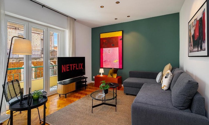 Sao Bento Wohnung | WHome Prime Location w AC 3-Bed Duplex Perfect for Families ONLY