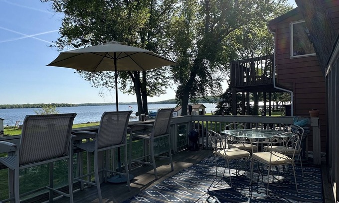 Pewaukee Haus | Wide open lake views and large flat front yard