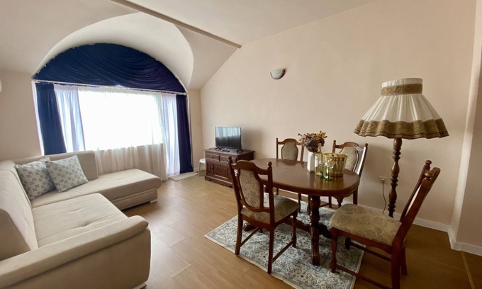 Saints Constantine and Helena Wohnung | Wild Cherry Apartments - Apartment with FREE parking for 2 + 3