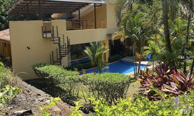 Esterillos Haus | Wildlife Haven near Surf and Sea