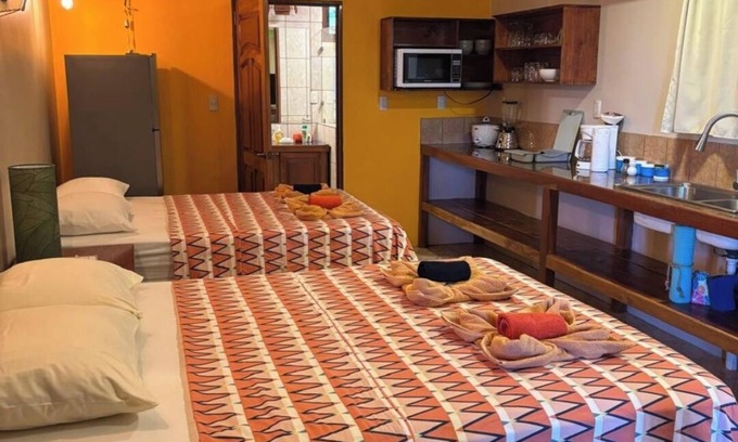 Palma Kabine | Willy's Fish Camp, hillside, ocean view rooms, walk to markets, tours, beaches