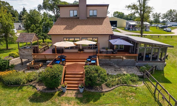 Lake Catherine Haus | Windjammer, Lakefront Home-Away-From-Home!!!