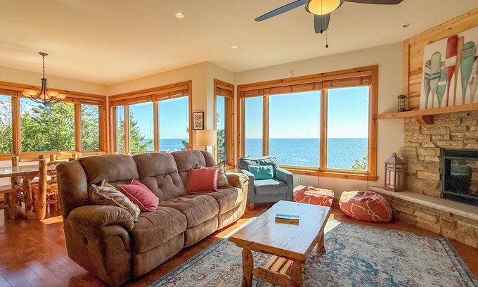 Beaver Bay Haus | Windsong 608 - Lake Superior - Beaver Bay, MN