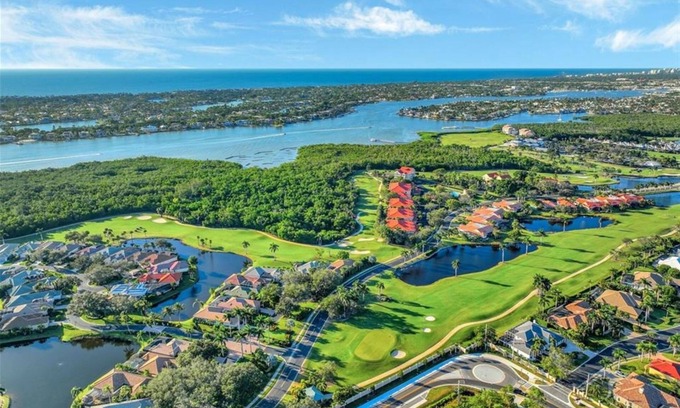 East Naples Villa | Schöne sonnige Villa in Windstar Wohnanlage direkt an der Naples Bay