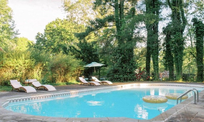 Lynchburg Haus | Winton Place | OPEN Private Pool +Tennis Court