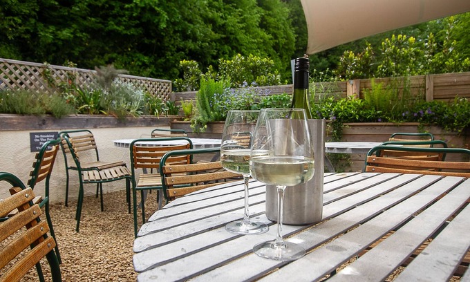 Chedington Hotel | Winyard's Gap Inn