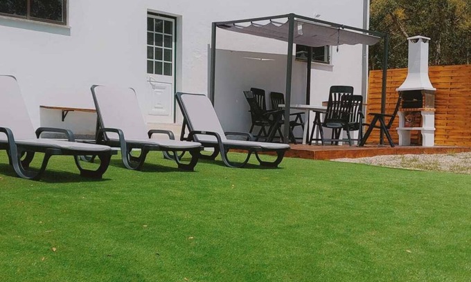 Porto de Mos Haus | With a view of Serra de Aire e Candeeiros, with a calm location (Petfriendly).