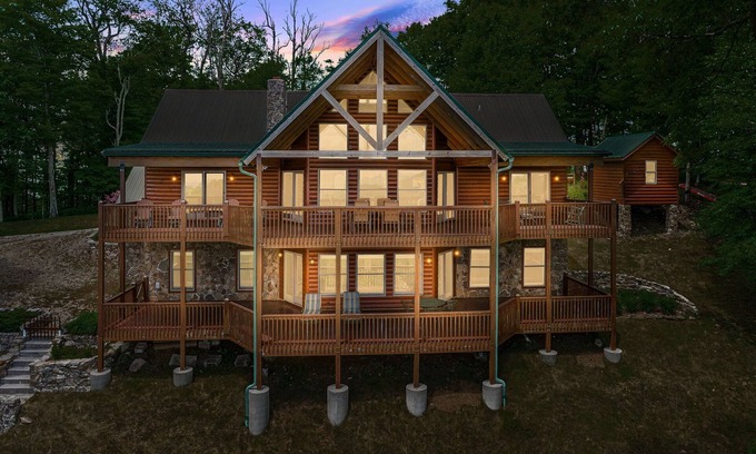 Wolf Laurel Kabine | Wit’s End @ Wolf Laurel Resort with the Best views in WNC, access to amenities