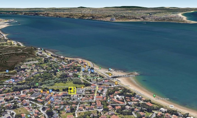 Caxias Haus | Wonderful home 3 mins from beach; 15 mins from Lisboa by train!