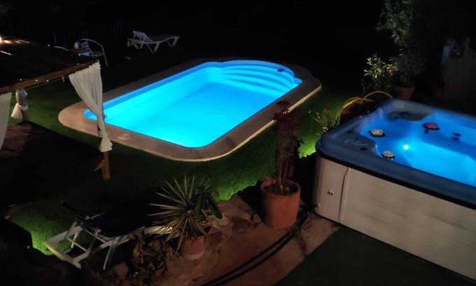 Alcaucin Hütte | Wundervolles Haus mit herrlichem Whirlpool, 20 'Strand und fantastischem Bergblick