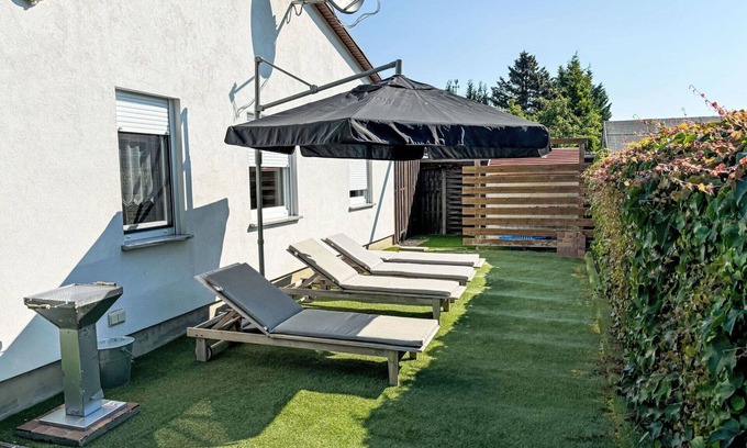 Loissin Haus | Alleinstehendes Ferienhaus mit W-LAN, Klimaanlage, TV, Terrasse, Haustiere erlaubt, Parkplatz