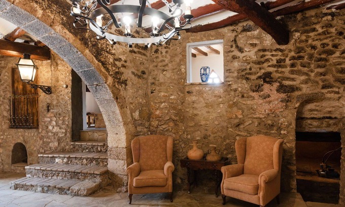 El Catllar Haus | Wunderbares alleinstehendes Ferienhaus mit W-LAN, privatem Pool, TV, Panoramablick, Parkplatz