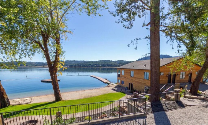 Valley Haus | Wonderful Triplex Unit With Spectacular Lake View!