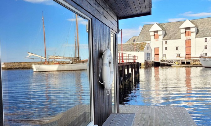 Alesund Wohnung | Wonderfully Located, 2bedroom, Balcony