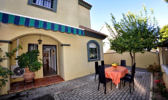 Montequinto Haus | WonderStays Chalet El Naranjo