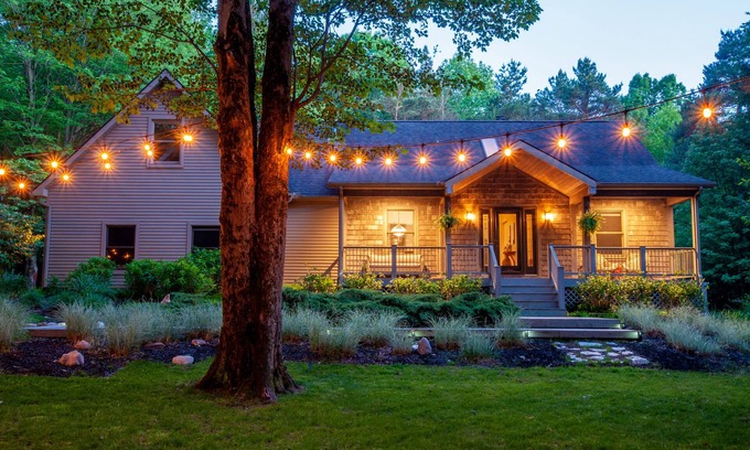 Fennville Haus | Wald Retreat - Schritte zum See - In der Nähe der Stadt