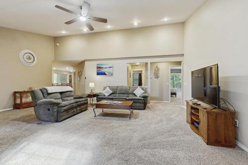 Sandpoint Haus | Wooded Wonder