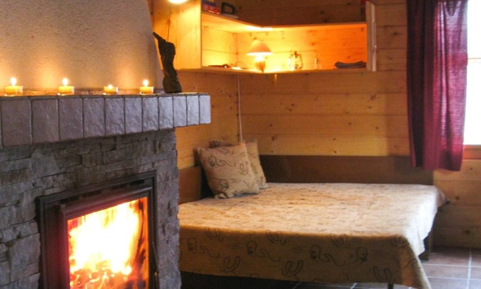 Dubrava Hütte | Wooden log cabin in traditional style
