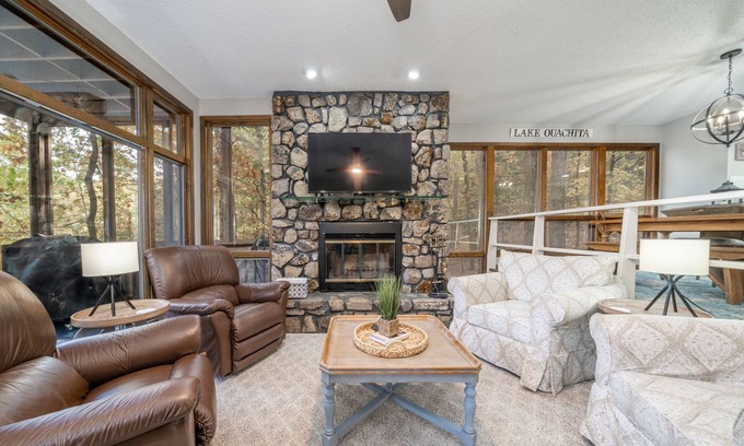 Mount Ida Eigentumswohnung | Woodland Escape 🌲 Lake Ouachita Gem | Mtn Harbor | Sleeps 10 | Insta-Worthy!