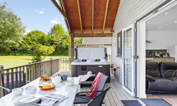 Somerton Kabine | Woodpecker Lodge, Redlake Farm