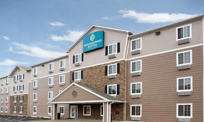 Crosswoods Hotel | WoodSpring Suites Columbus North I-270
