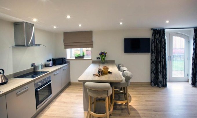 Astbury Haus | Woodspurge Cottage, Drift House Holiday Cottages