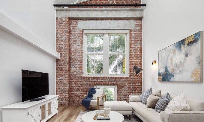 Bulimba Wohnung | Woolstore Style! ~ 2Bed/2Bath/1Car ~ Teneriffe