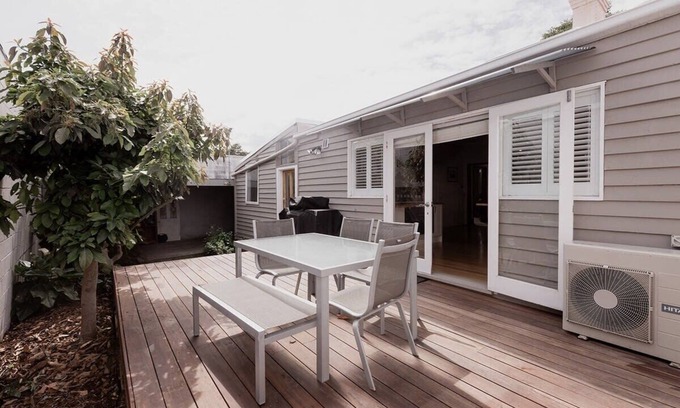 North Hobart Haus | Workers cottage on Wellington