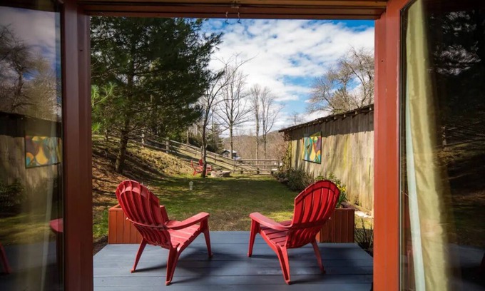 Boone Kabine | World-Class Hiking by day. Hot Tub by Night