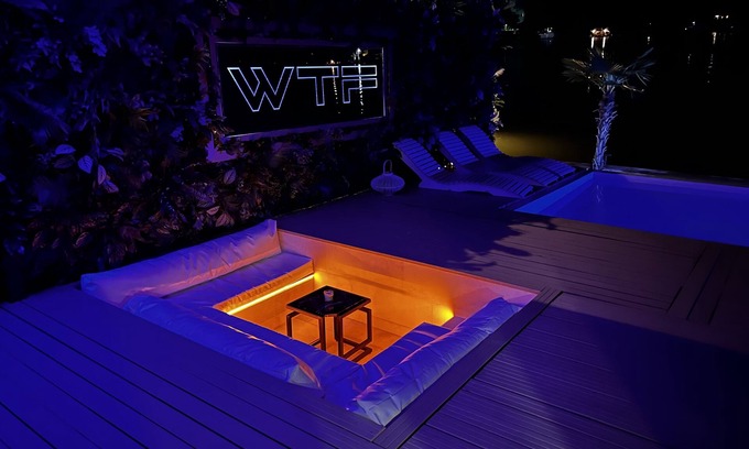 Cukarica Bootsverleih | WTF Lounge Pool/sauna