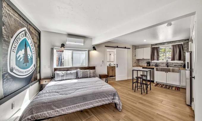 Walker Kabine | WWM Room 7B: Yosemite Base camp explore The E Sierras