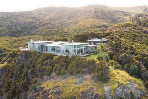 Great Barrier Island Wohnung | XSPOT Cliff House apartment, secluded 4WD location