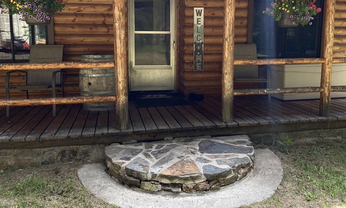 Yaak Haus | Yaak River Getaway