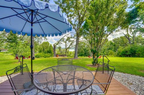 Golden Haus | Yard with Lake View Home Near Table Rock Lake!