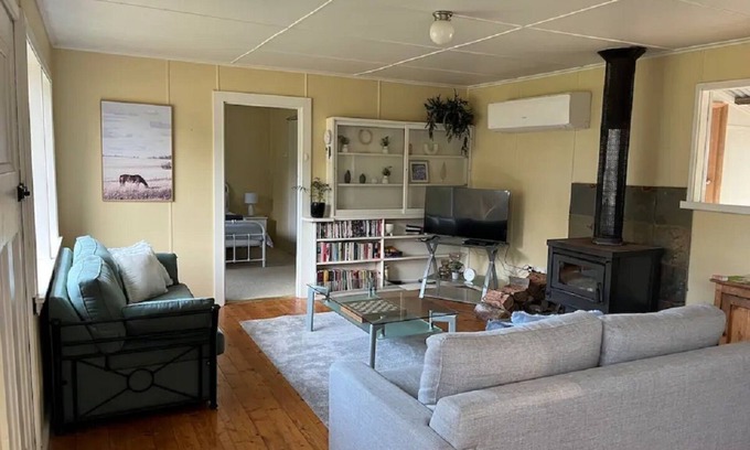 Barjarg Haus | Yarramalong 2 bedroom cottage