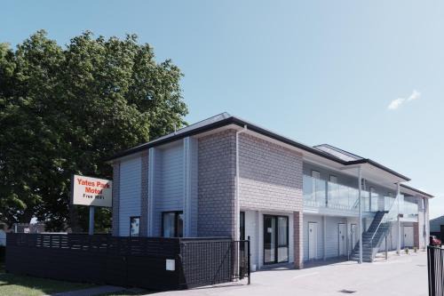 Auckland Hotel | Yates Park Motel