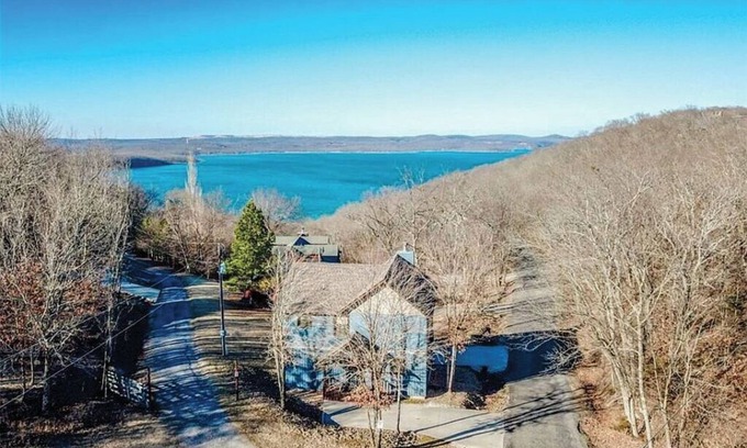 Vian Haus | Year-around Lake Views, 1 mile to Ramp .