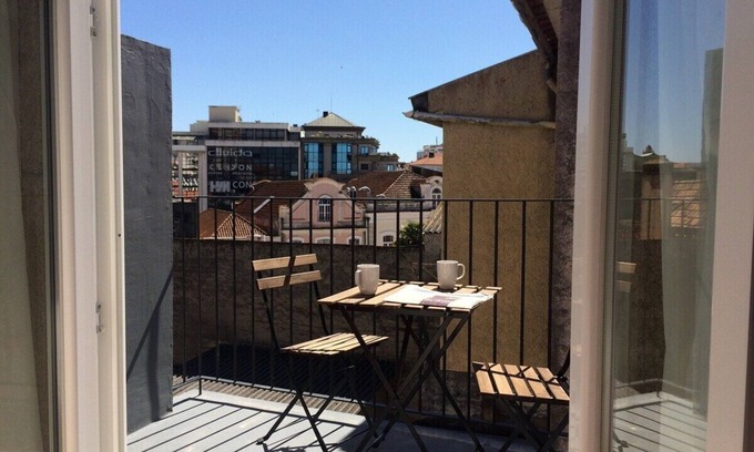 Aveiro Haus | Yellow House in the Historic Center