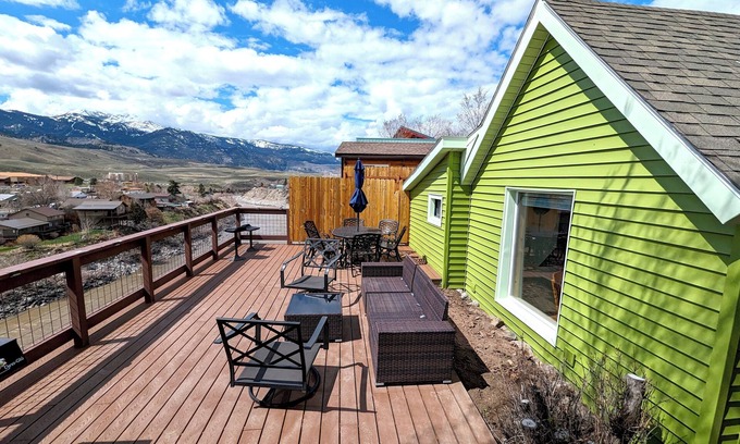 Gardiner Haus | Yellowstone Treasure Guesthouses on the River