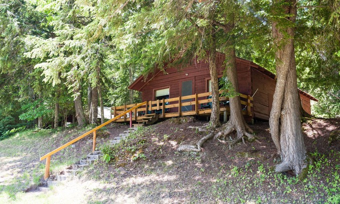 Pelkie Haus | Yksi (#1) Cabin on Otter Lake - Manninen's Cabins