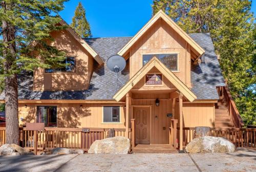 Yosemite West Haus | Yosemite Aviary - Bird's Eye View Awesome Upper Unit
