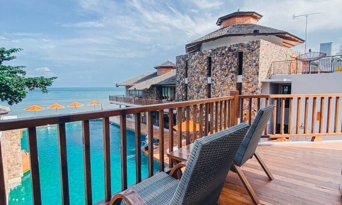 Khanom Hotel | Yotaka Khanom