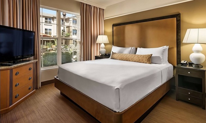 Gainey Village Villas Hotel | Your Gateway to Scottsdale's Wonders: Elegant Suites Await! Paws Friendly, Pool