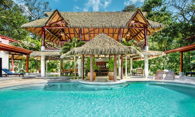 Playa Guiones Haus | Ihr eigenes privates Luxus-Boutique-Resort, nur 2 Minuten vom Strand entfernt