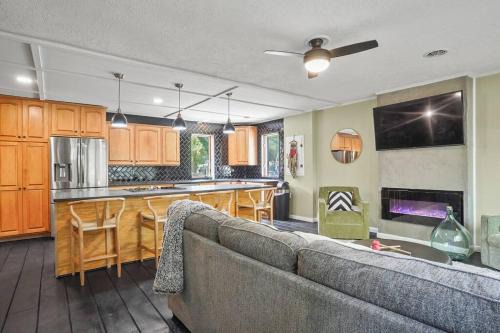 Stow Haus | Your Perfect Updated Getaway In A Central Location