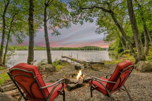 Wayne Haus | Your Trail's End in Maine