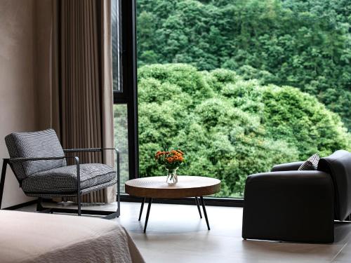 Wulingyuan Haus | Yunmanshanju Homestay -Zhangjiajie National Forest Park Branch - Free pick-up and drop-off service at the south gate of the Forest park is provided