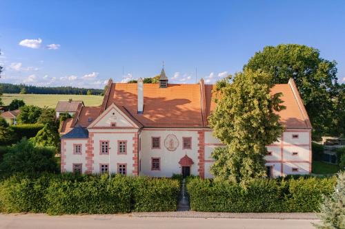 Ostrolovsky Ujezd Haus | Zámek Ostrolov
